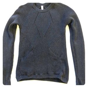 Lululemon sweater with pockets, size 6